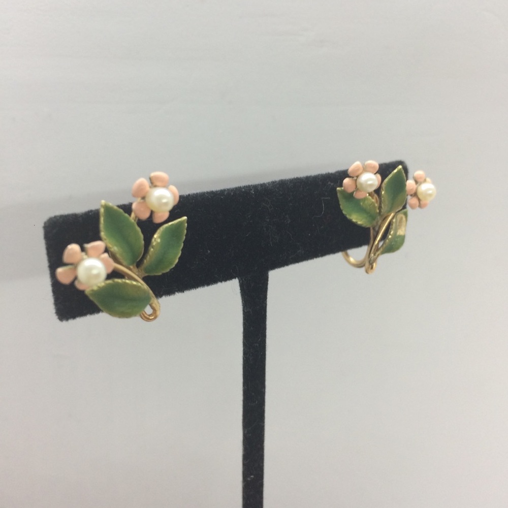!!SOLD!! VINTAGE KREMENTZ DAUX PEARL PAINTED FLOWER SCREWBACK EARRINGS - Picture 14 of 15
